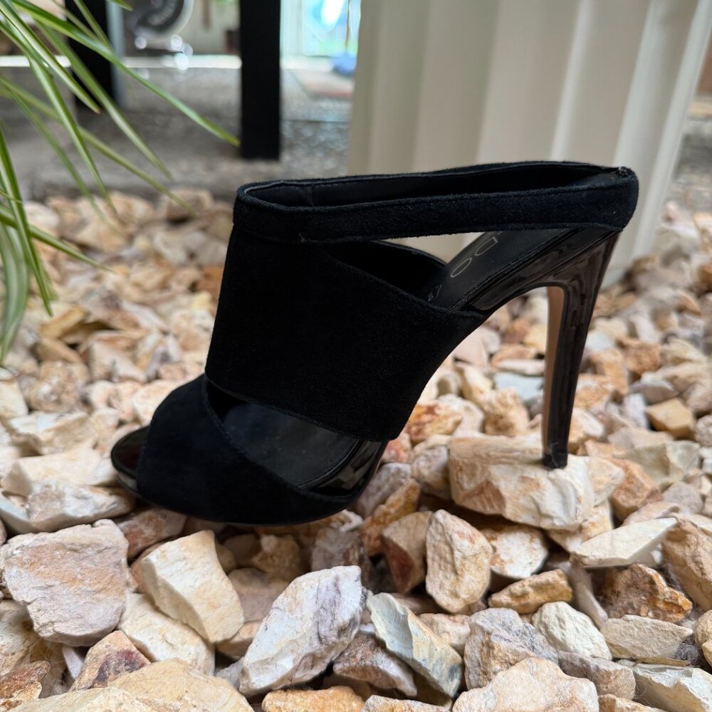 NWOB Aldo Super Sexy Black Kid Suede Heels Sandals